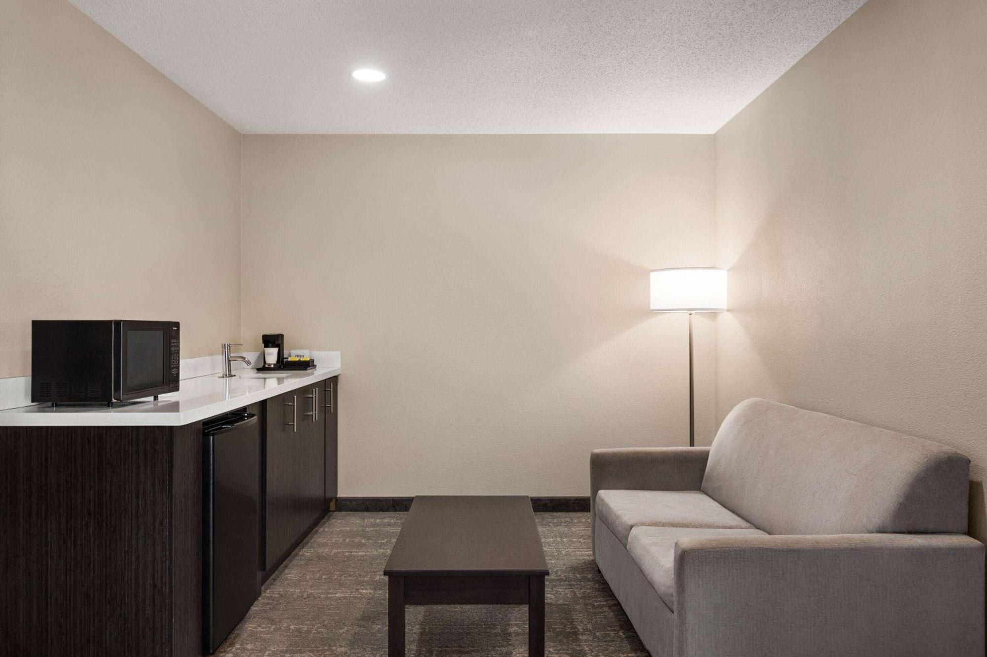 Wingate By Wyndham Savannah I-95 North Port Wentworth Bagian luar foto