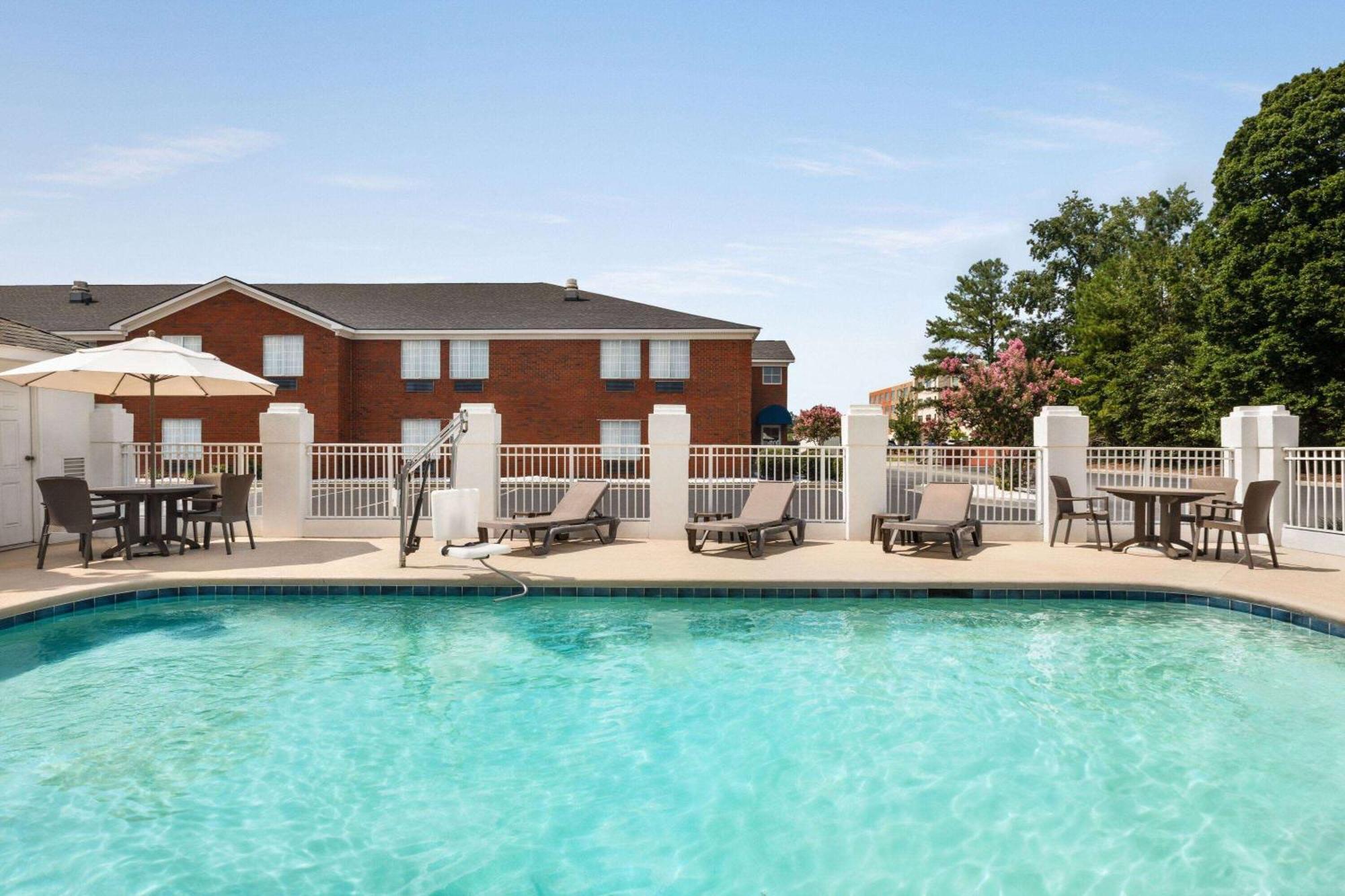 Wingate By Wyndham Savannah I-95 North Port Wentworth Bagian luar foto