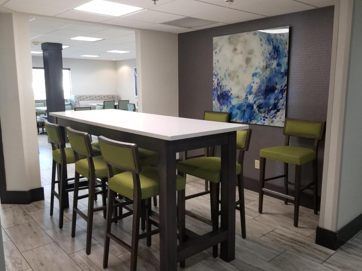 Wingate By Wyndham Savannah I-95 North Port Wentworth Bagian luar foto